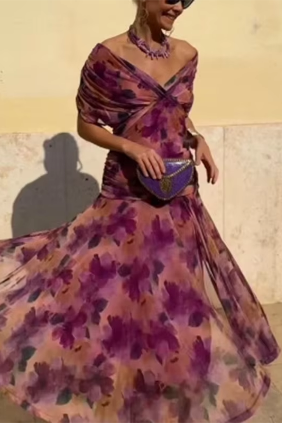 Louise | Eleganta Maxi Kleita ar V veida Izgriezumu