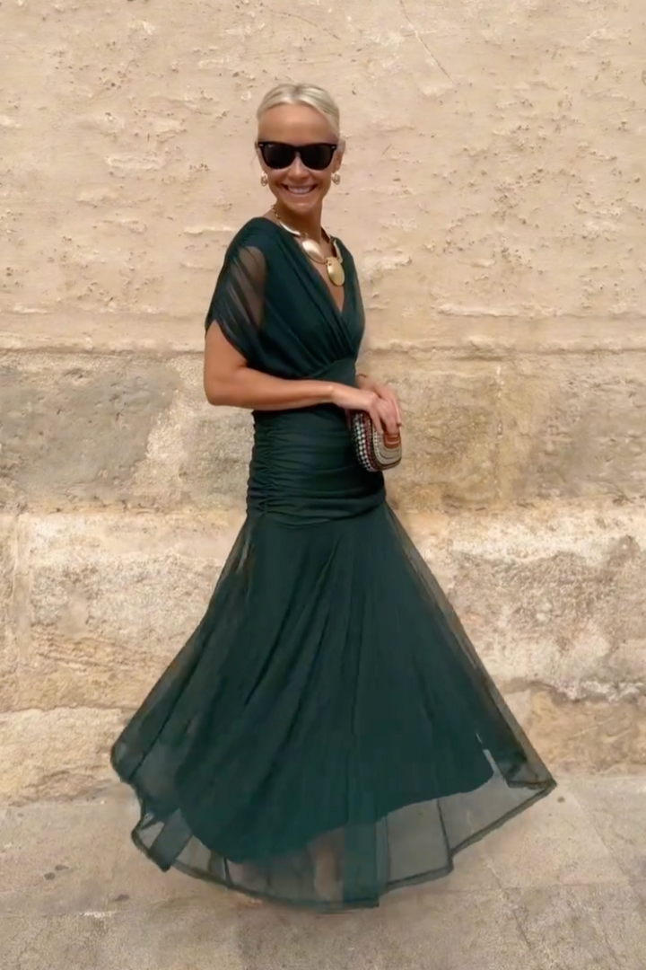 Louise | Eleganta Maxi Kleita ar V veida Izgriezumu