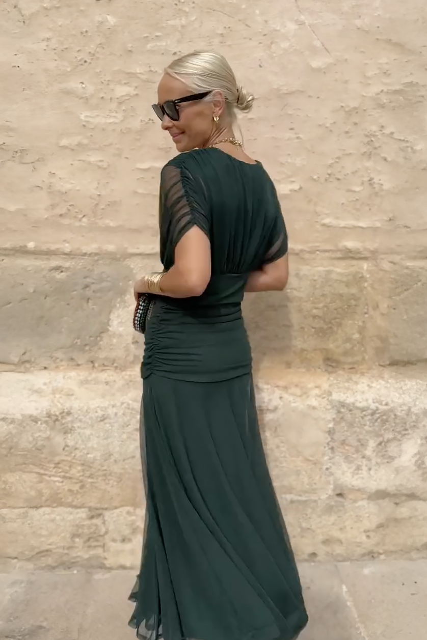 Louise | Eleganta Maxi Kleita ar V veida Izgriezumu