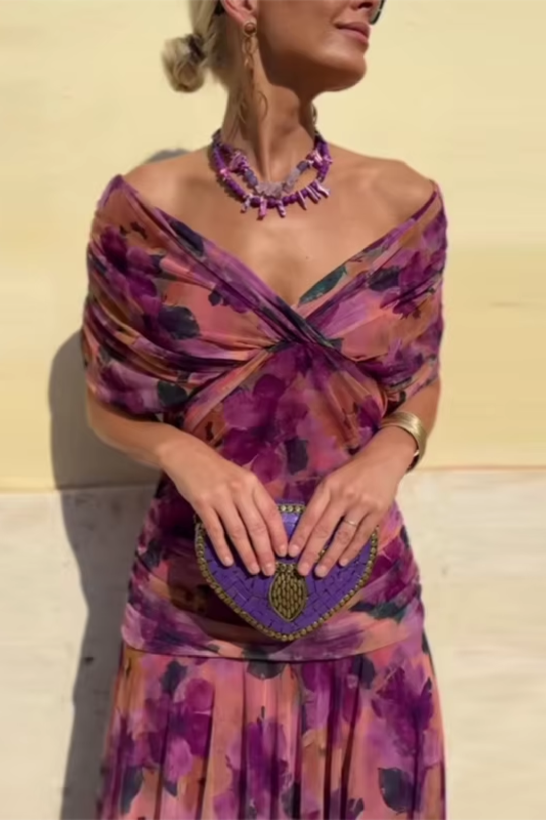 Louise | Eleganta Maxi Kleita ar V veida Izgriezumu
