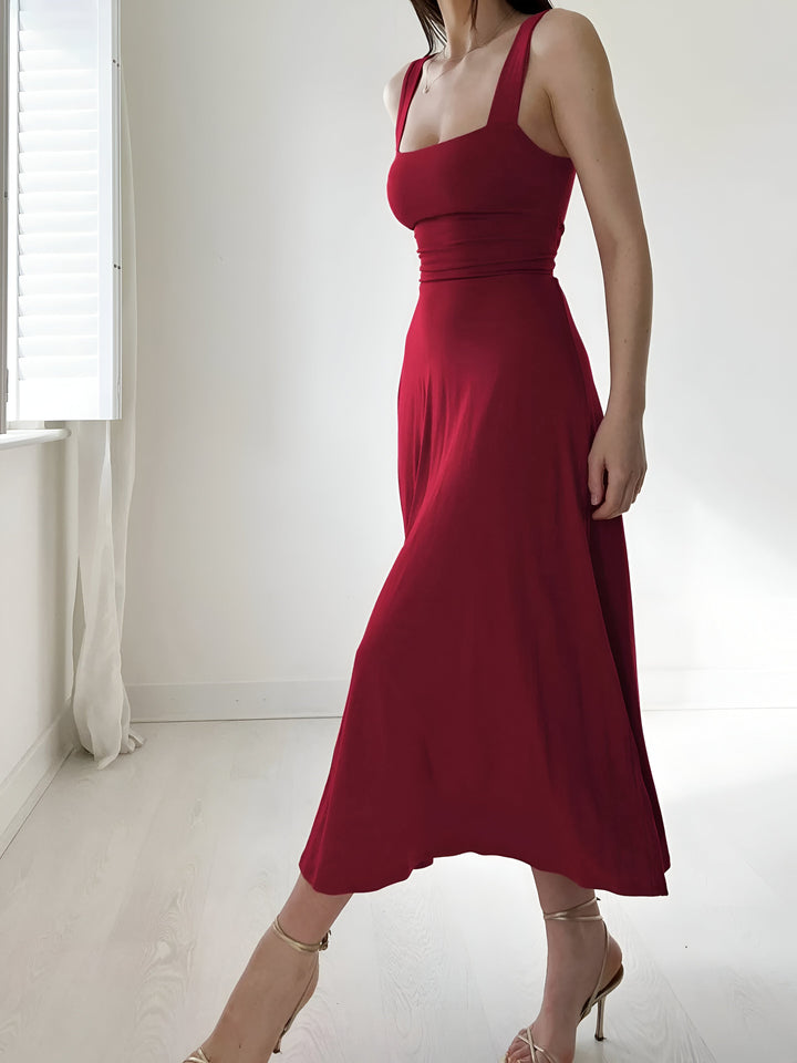 Siglinde™ – Moderns Midi Kleita