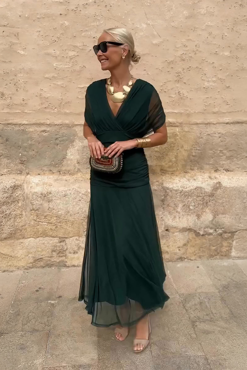 Louise | Eleganta Maxi Kleita ar V veida Izgriezumu