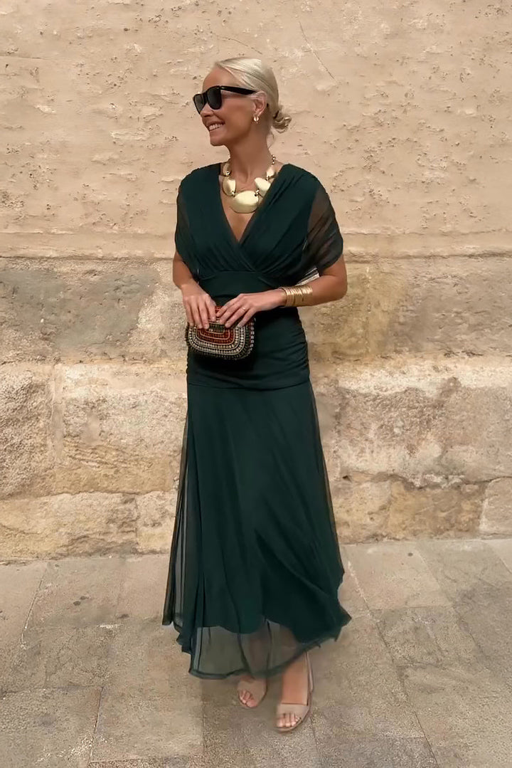 Louise | Eleganta Maxi Kleita ar V veida Izgriezumu