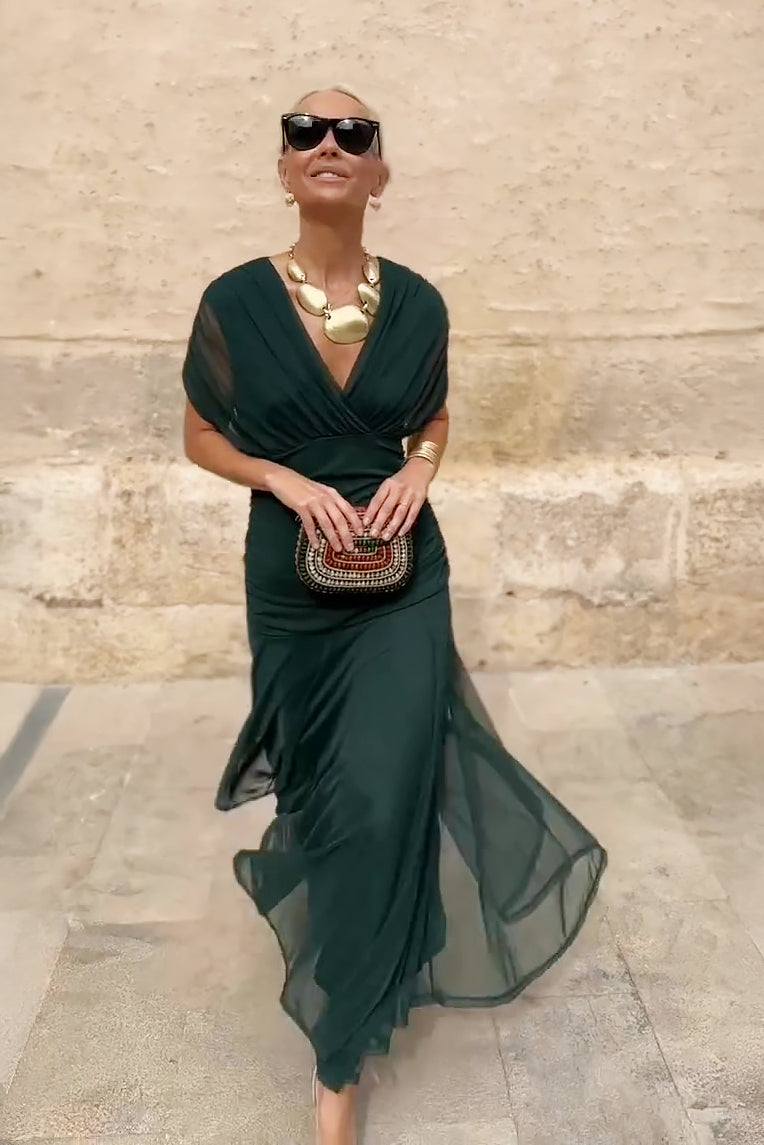 Louise | Eleganta Maxi Kleita ar V veida Izgriezumu