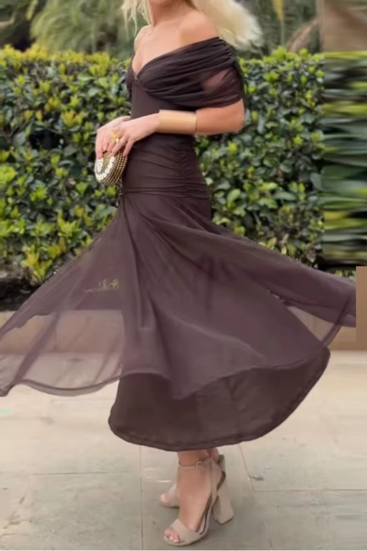 Louise | Eleganta Maxi Kleita ar V veida Izgriezumu