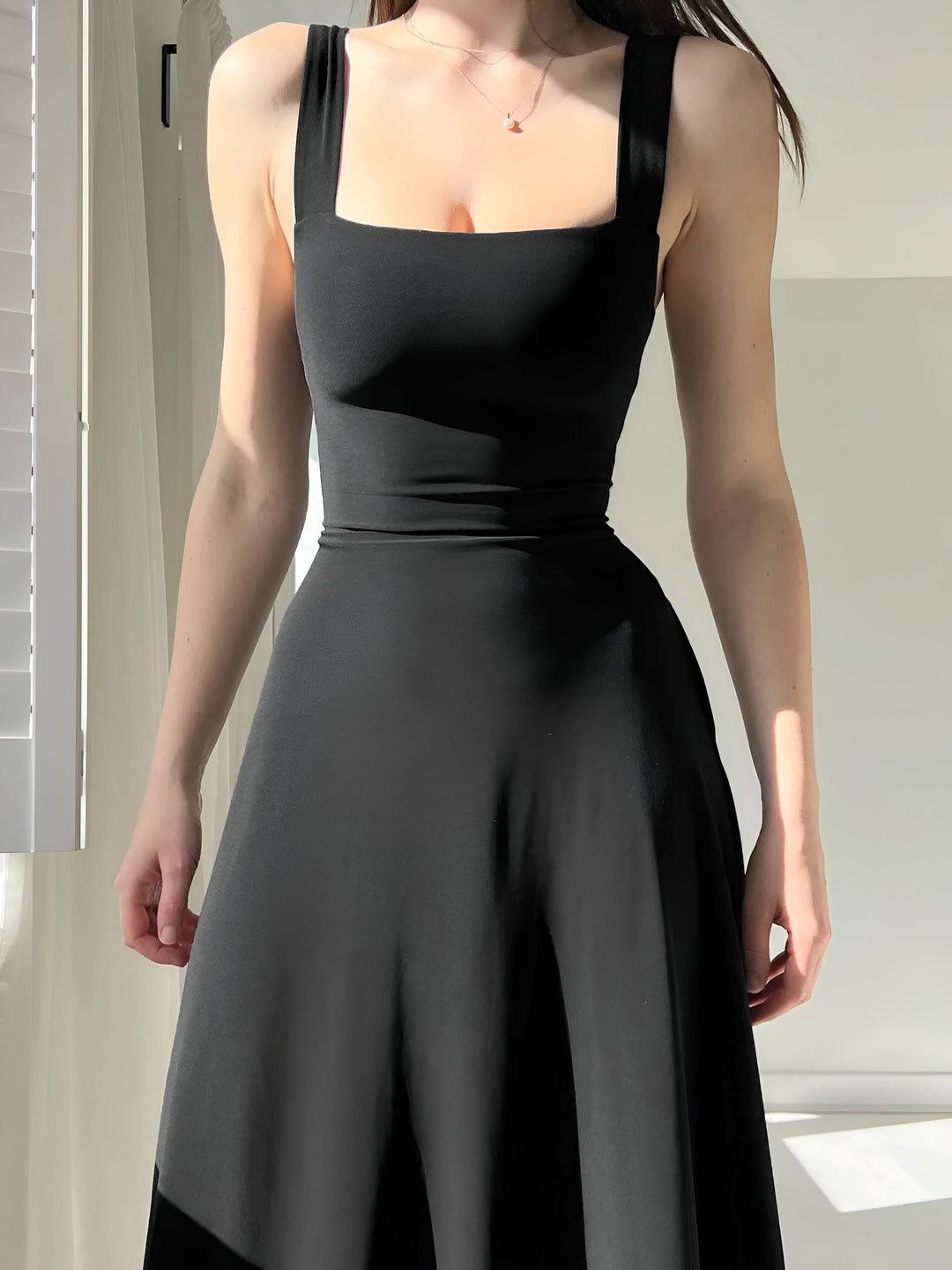 Siglinde™ – Moderns Midi Kleita
