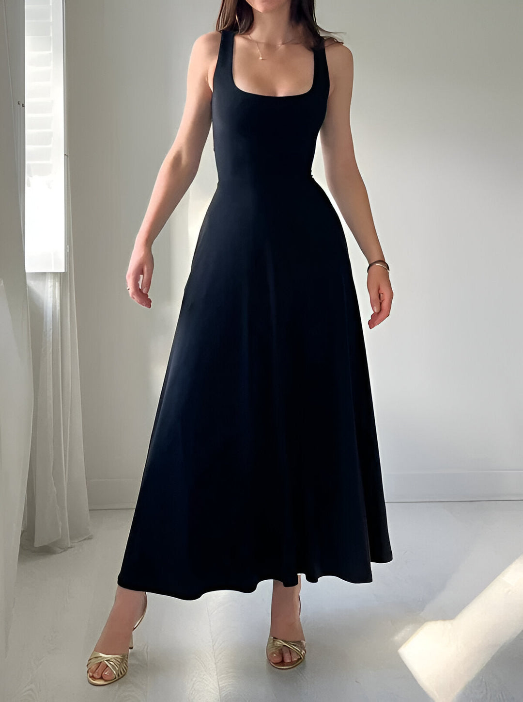 Siglinde™ – Moderns Midi Kleita