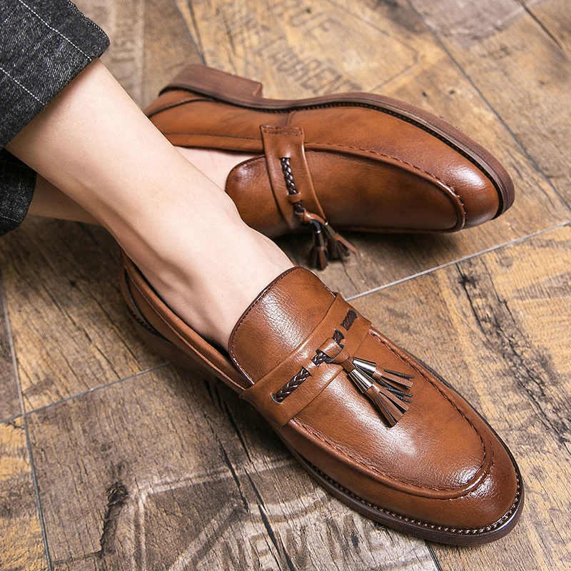 Leren Loafers ar bumbām