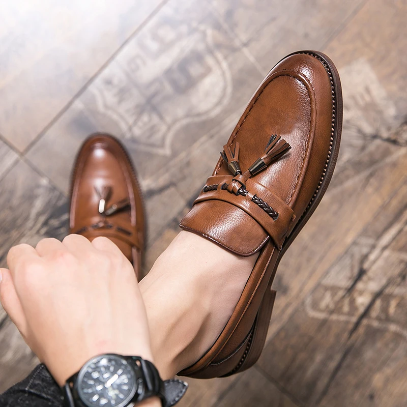Leren Loafers ar bumbām