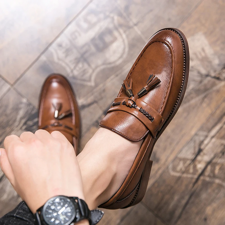 Leren Loafers ar bumbām