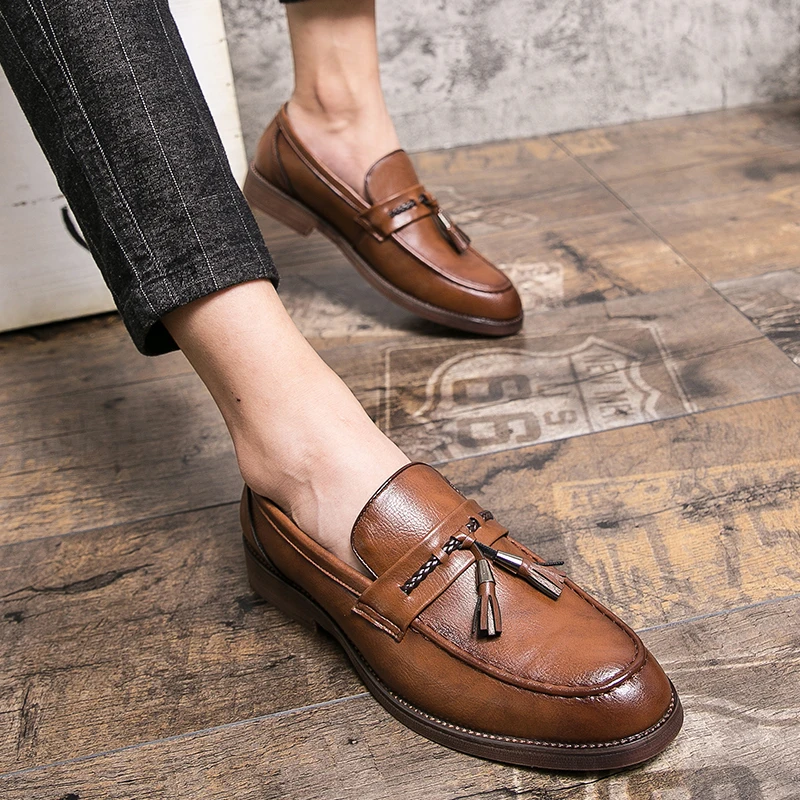 Leren Loafers ar bumbām