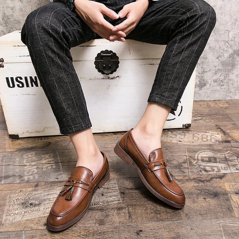 Leren Loafers ar bumbām
