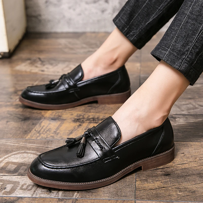 Leren Loafers ar bumbām