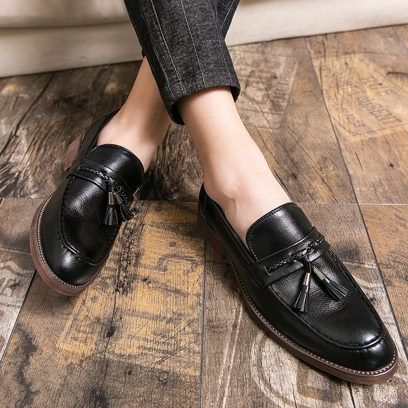 Leren Loafers ar bumbām