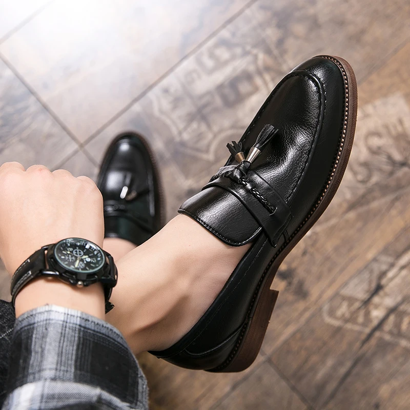 Leren Loafers ar bumbām