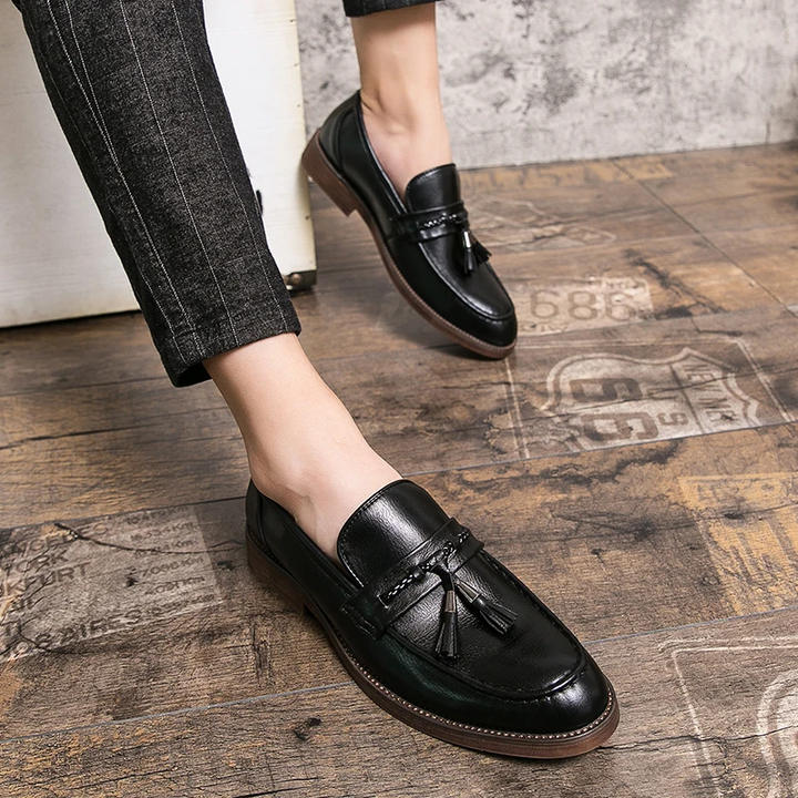 Leren Loafers ar bumbām
