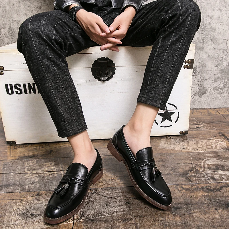 Leren Loafers ar bumbām