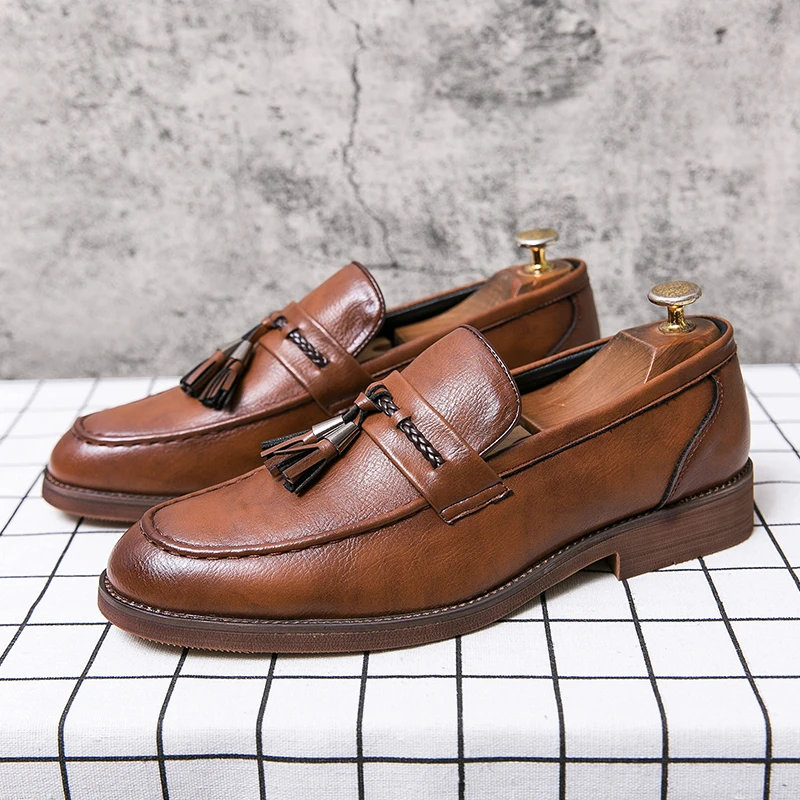 Leren Loafers ar bumbām