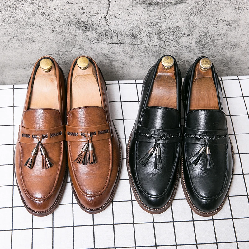 Leren Loafers ar bumbām