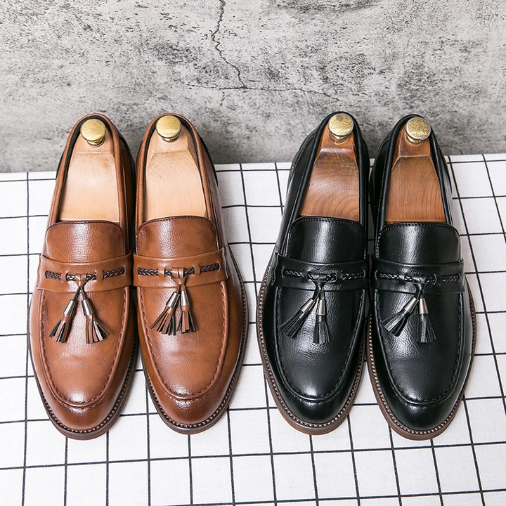 Leren Loafers ar bumbām