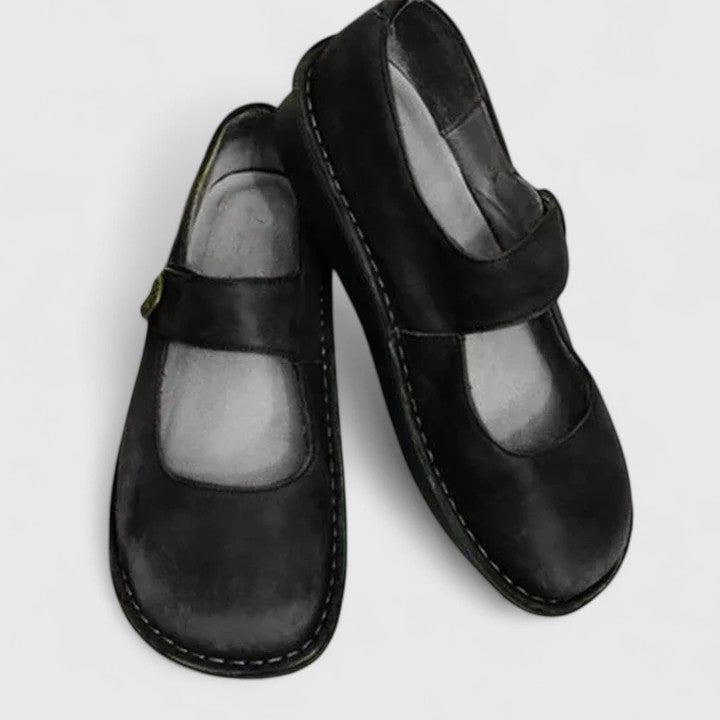 QUELIRA | MARY JANE APAVI