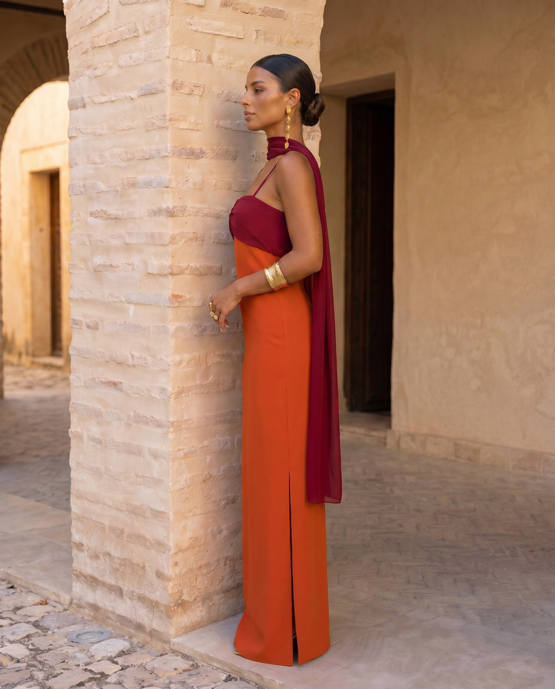 Laura | Vestido en naranja con escote en rojo (PRE ORDER 12-13 JUNIO)