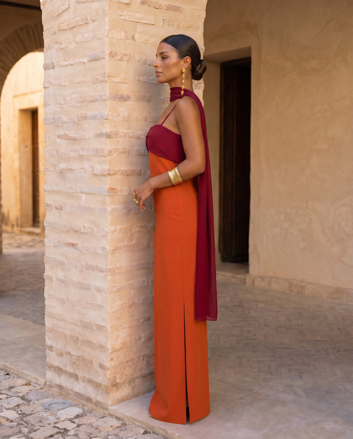 Laura | Vestido en naranja con escote en rojo (PRE ORDER 12-13 JUNIO)